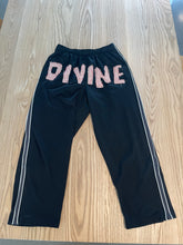 Load image into Gallery viewer, BLACK BOTTOM
