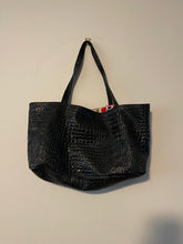 Load image into Gallery viewer, SHOULDER BAG
