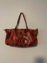 Load image into Gallery viewer, DUFFEL BAG
